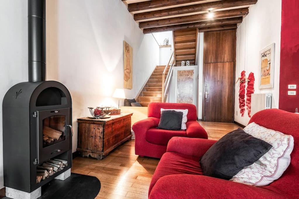 Loft Overlooking The Old Town . Feltre Buitenkant foto